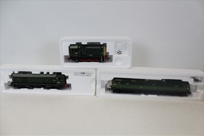 Lot 2736 - Railway Bachmann 00 gauge locomotives Class 20 Diesel D8000 32-027, Class 47 Diesel D1500 32-800, 08 Diesel Shunter D3336 32-112 all boxed