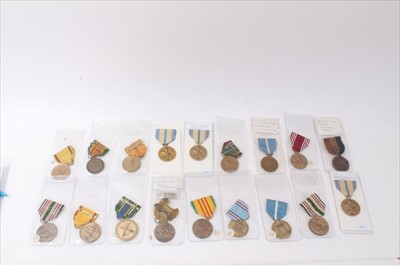 Lot 585 - Collection of eighteen various American medals (18)