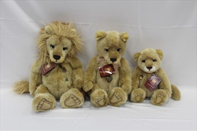 Lot 2775 - Charlie Bears selection Family Linus, Lyra and Savannah all with tags. Designer Isabelle Lee.