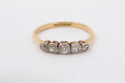 Lot 3321 - Gold 18ct diamond five stone ring