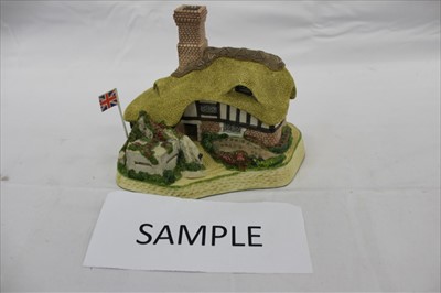Lot 2131 - Collection of 15 boxed David Winter cottages