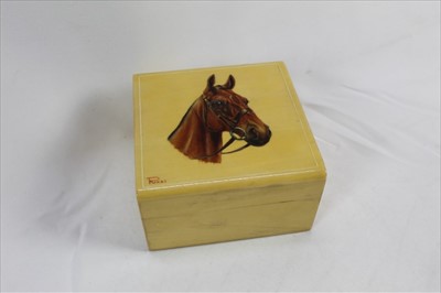Lot 225 - Handpainted 1930s horse cigarette box