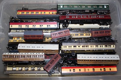 Lot 2805 - Railway unboxed selection of carriages, wagons and other rolling stock