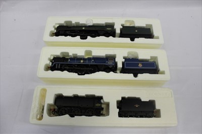 Lot 2815 - Railway Hornby 00 gauge BR 4-6-2 'Canandian Pacific' Merchant Navy Class R2171, BR 4-6-2 'Holland-Africa Line' R2170, BR 0-6-0 Class Q1 Locomotive R2344