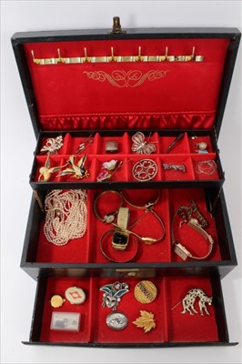 Lot 3450 - Box of costume jewellery, wristwatches and bijouterie