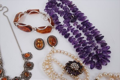 Lot 51 - Goup of jewellery to include a cultured pearl necklace with 9ct gold and amethyst clasp, Victorian silver/white metal necklace, silver and amber bracelet, necklace and earrings and c...