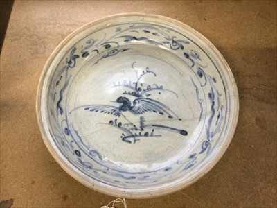 Lot 95 - 17th century Vietnamese blue and white porcelain dish