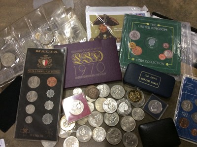 Lot 495 - Quantity of coins