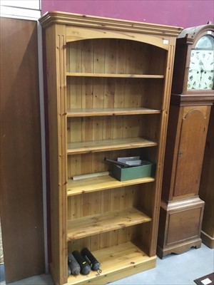 Lot 811 - Five modern graduated pine open bookshelves with adjustable shelves and three others (8)