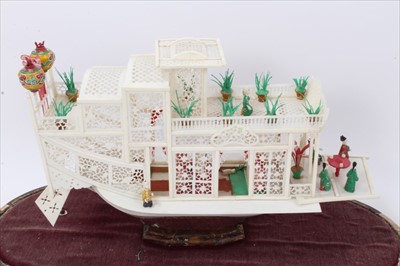 Lot 650 - Early 20th century Chinese model of a junk under a glass dome