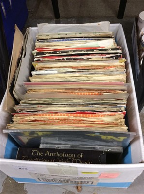Lot 413 - Box of single records and EP’s including Beatles, Rolling Stones, Applejacks and The Mojos