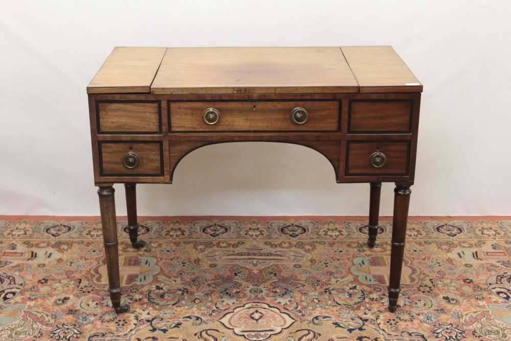 Lot 1363 - Georgian mahogany dressing table