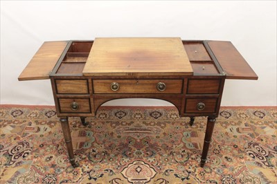 Lot 1363 - Georgian mahogany dressing table