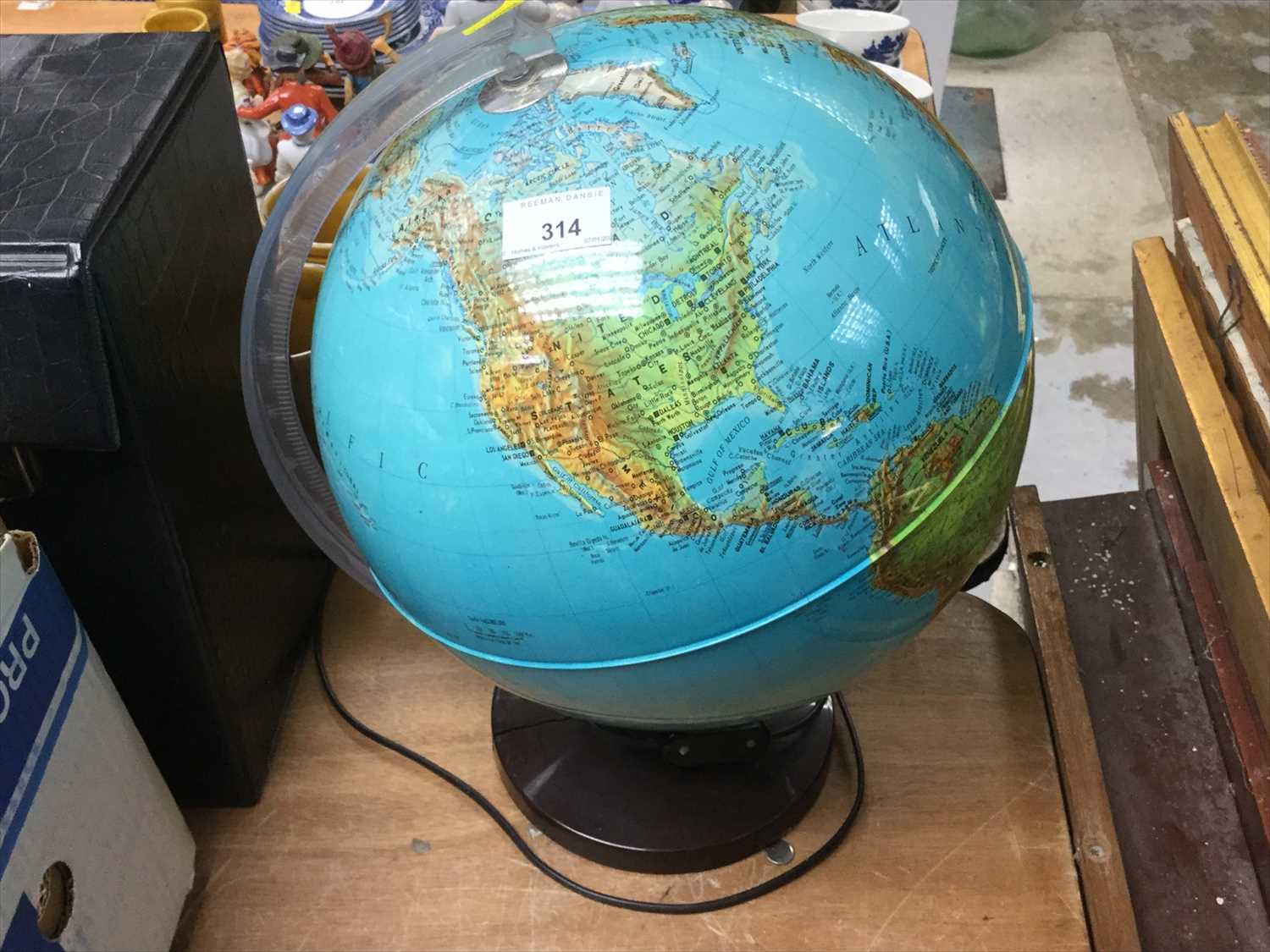 Lot 314 - Contemporary World Globe