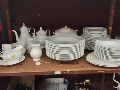 Lot 522 - Duchess white fine bone China dinnerware