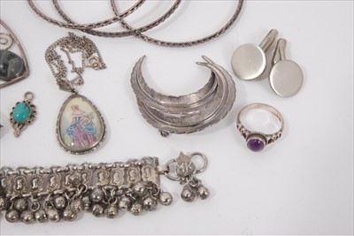 Lot 18 - Group silver and white metal jewellery