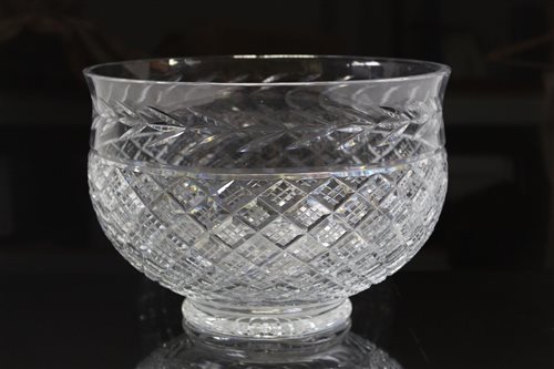 Lot 2070 - Good quality Waterford Crystal punch bowl -...