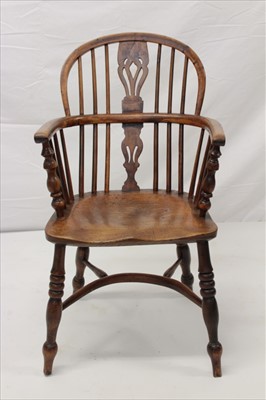 Lot 1267 - Good 19th century yew and elm Windsor chair