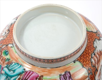 Lot 89 - 18th century Chinese famille rose porcelain bowl, decorated in the 'Mandarin' style
