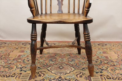 Lot 1268 - 19th century ash and elm Windsor chair