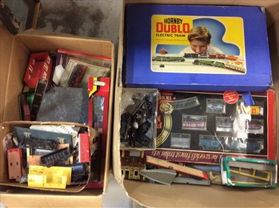 Lot 458 - Quantity 00 gauge trains, Hornby Dublo, other trains and accessories