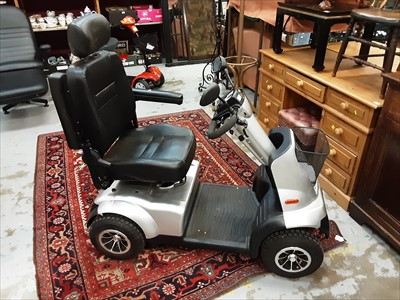Lot 4 - TGA mobility scooter with charger