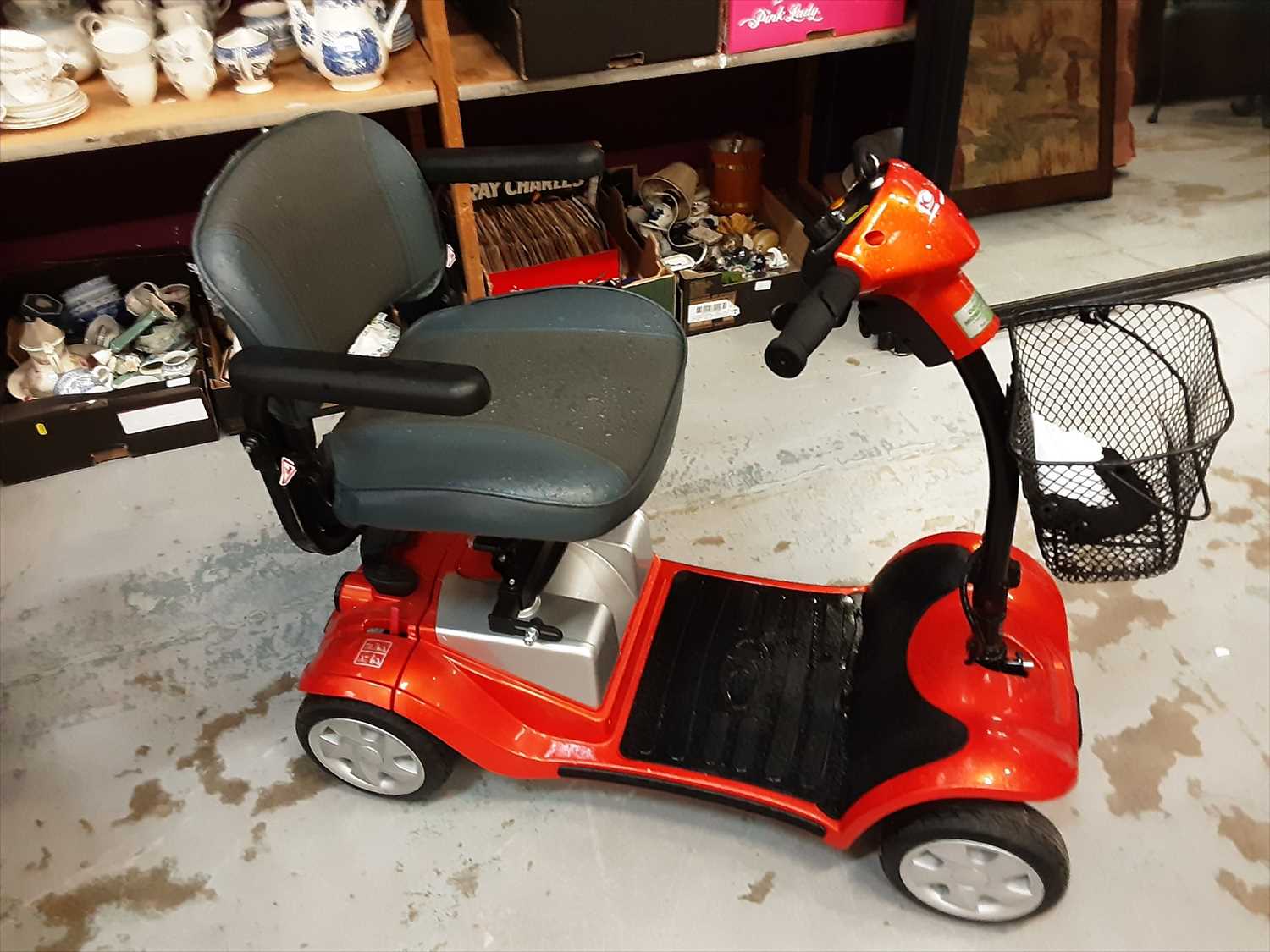 Lot 5 - KYMCO mobility scooter with keys
