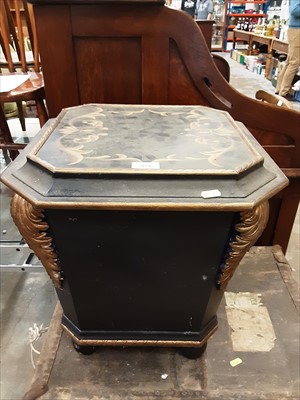 Lot 959 - Black and gilt storage box with lid