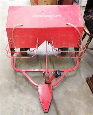 Lot 121 - Westwood pull along lawngroomer