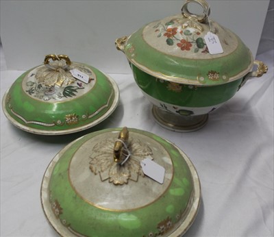 Lot 913 - Large early 19th century Crown Derby tureen and cover with painted apple green border