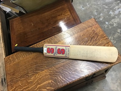 Lot 105 - Cricket bat signed by the Essex Cricket Club - 1992, including Nasser Hussain