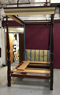 Lot 888 - Four poster bed in the antique style