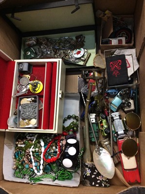 Lot 680 - Box of costume jewellery, bijouterie and sundries