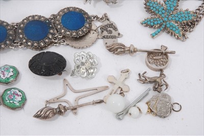 Lot 31 - Vintage costume jewellery including silver