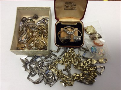 Lot 657 - Group costume jewellery including chains, rings and bijouterie