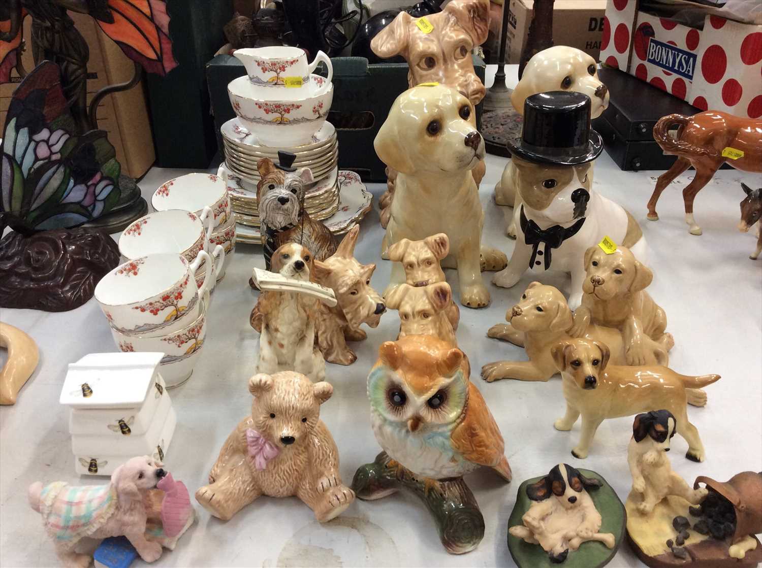 Lot 458 - Group of Sylvac and other animal ornaments together with a teaset