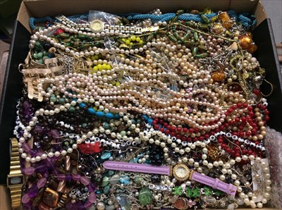 Lot 684 - Quantity bead necklaces, simulated peals and costume jewellery