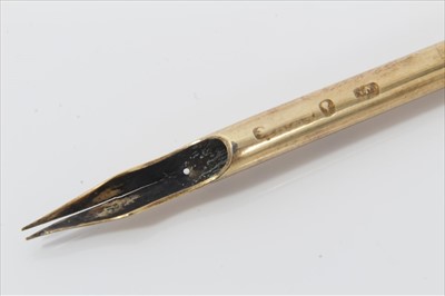 Lot 227 - Unusual Early Victorian silver gilt novelty dip pen in the form of a feather.