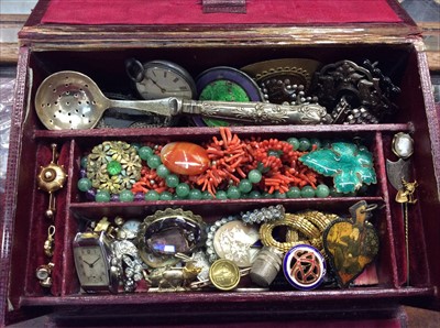 Lot 678 - Victorian red leather jewellery box containing antique and later jewellery