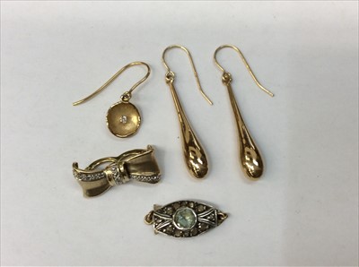 Lot 697 - Pair gold 9ct drop earrings, one gold 9ct earring, gold bow clasp and one other paste set clasp