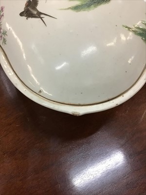 Lot 76 - Early 20th century Chinese porcelain tureen and cover