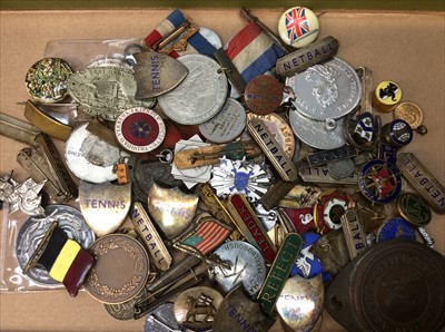 Lot 499 - Collection old school badges, other badges, pins, Commemorative medals and coins