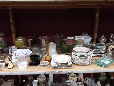 Lot 515 - A quantity of mixed ceramics and glassware including a Opeline Victorian shade