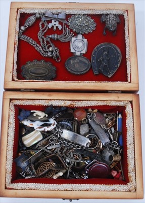 Lot 66 - Small wooden jewellery box containing costume jewellery, silver, various charms and bijouterie
