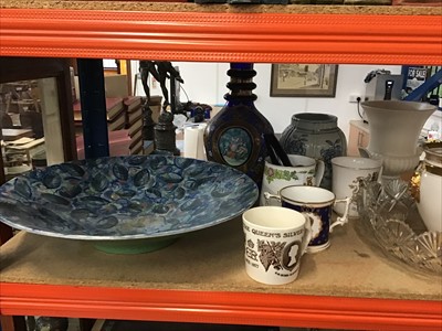 Lot 91 - Mixed group of 19th and later ceramics to include art pottery bowl