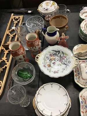 Lot 157 - Decorative ceramics and glass