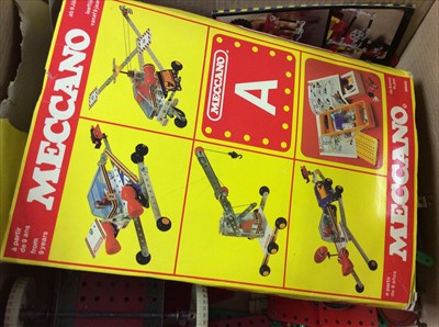 Lot 429 - Group Meccano pieces and a Palikit construction set in box