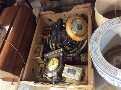 Lot 433 - Vintage sewing machine in wooden case, various mantle clocks, plated ware, brass magazine rack, gilt framed wall mirror, blue and white jardiniere and sundries