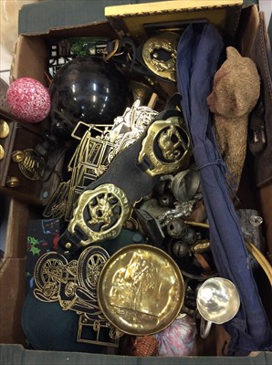 Lot 463 - Table lamps, metal ware including horse brasses, clock and sundries