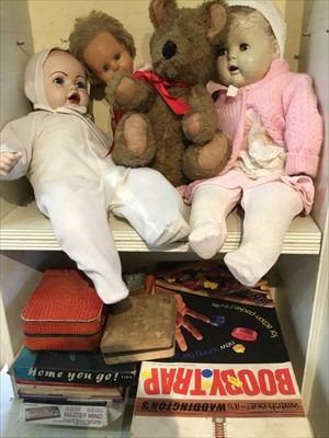 Lot 229 - Group of dolls together with board games and annuals
